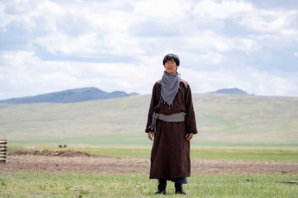 カーチェイスに激しい銃撃！ドラマの壮大な始まりに「まるで映画」「興奮が冷めない」など絶賛の声続出…「VIVANT」1話