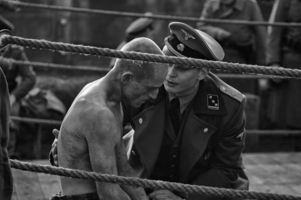 ディズニー王子もこなすビリー・マグヌッセン、『アウシュヴィッツの生還者』での難役を語る