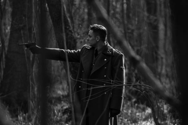 ディズニー王子もこなすビリー・マグヌッセン、『アウシュヴィッツの生還者』での難役を語る