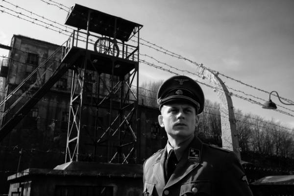 ディズニー王子もこなすビリー・マグヌッセン、『アウシュヴィッツの生還者』での難役を語る