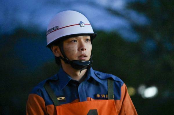 「ハヤブサ消防団」第2話、川口春奈＆古川雄大ら“要注意人物”が中村倫也に急接近