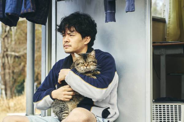 池松壮亮演じる主人公の相棒猫・トラ役は皆川猿時　宮藤官九郎「季節のない街」
