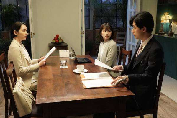 早見あかり、成田凌＆小芝風花の印象語る「転職の魔王様」