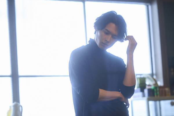 松村北斗＆西畑大吾、W探偵が動き出す「ノッキンオン・ロックドドア」冒頭を先行公開