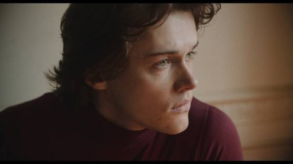 『ウェルカム トゥ ダリ』演劇学校の卒業公演で発掘、“フレッシュな俳優”クリストファー・ブライニーに注目