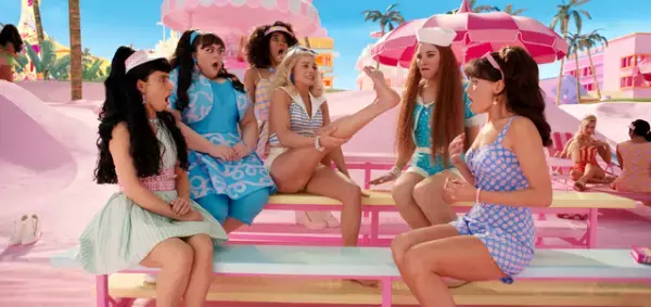 多才な女性たちが大集合『バービー』“みんながバービー”な特別映像