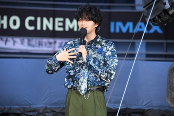 中島健人＆仲里依紗「夢が叶った！」「大好きなんです」等身大トランスフォーマーと対面に歓喜