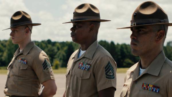 「重罪歴は？ 共産主義者か？ 同性愛者か？」海兵隊新兵への容赦ない詰問…『インスペクション』本編映像