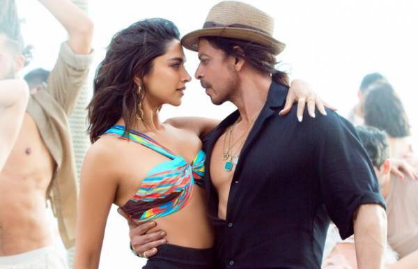 シャー・ルク・カーンが敵を一網打尽『PATHAAN／パターン』予告編＆場面写真