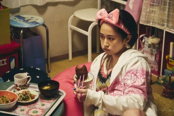 前田敦子、ご当地アイドル役を熱演「季節のない街」本編映像＆オフショット