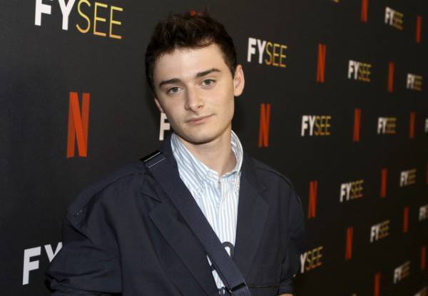 ノア・シュナップ、「ストレンジャー・シングス」で演じたウィルがゲイのカミングアウトを「手助けしてくれた」