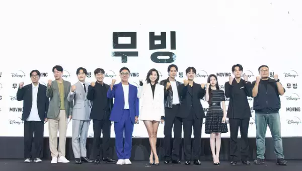 Disney+「ムービング」ハン・ヒョジュ＆チョ・インソンが緊張気味のイ・ジョンハをフォロー「息子！ファイト！」