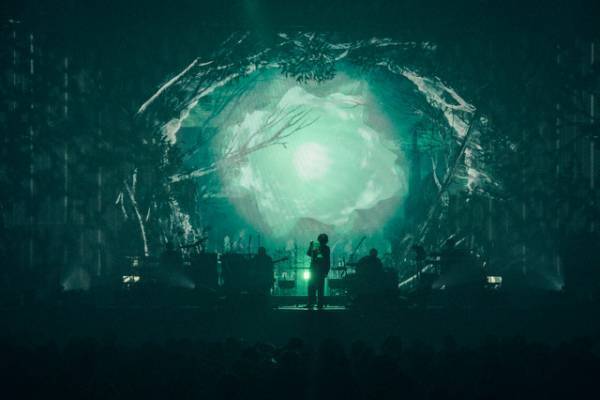 米津玄師「地球儀」ライブ映像公開　青サギ飛来するジブリアニメとコラボ