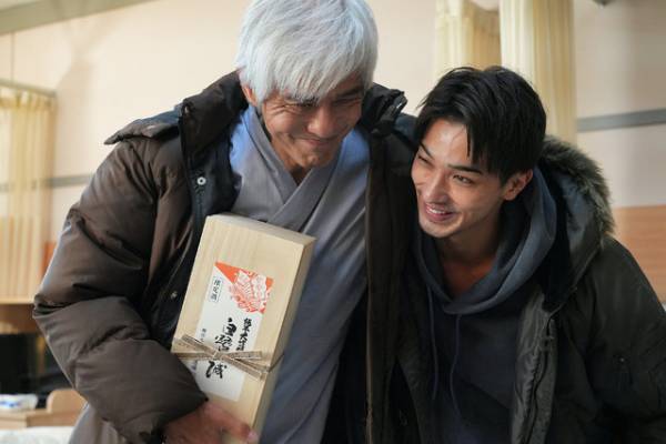 横浜流星×窪田正孝の“対戦”ポスターも『春に散る』“ボクシング”舞台裏カット