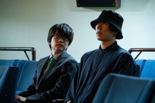 松村北斗&西畑大吾が「観察」と「推論」を重ねる「ノッキンオン・ロックドドア」第3話、通常の30分後ろ倒しで放送