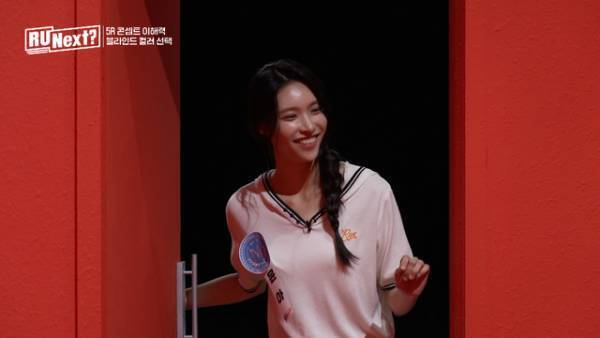 「R U Next？」7話、2次グローバル投票1位のミンジュがハイレベルな歌唱で圧倒