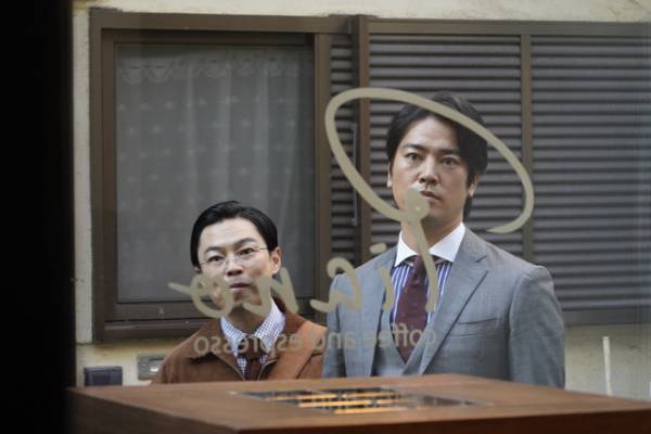 二宮和也“悟”の親友コンビ演じる桐谷健太＆浜野謙太に注目『アナログ』場面写真