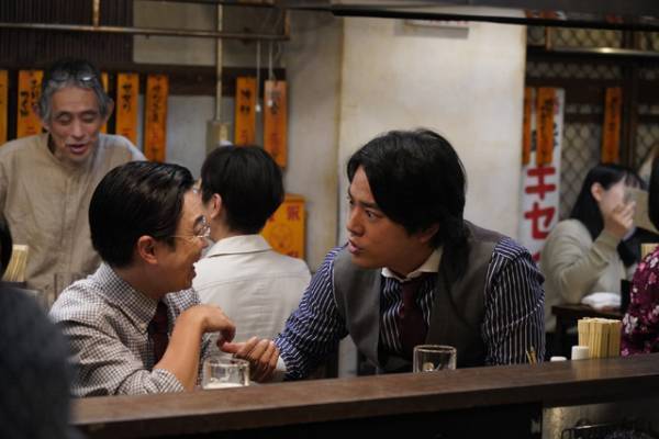 二宮和也“悟”の親友コンビ演じる桐谷健太＆浜野謙太に注目『アナログ』場面写真