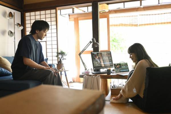 川口春奈“彩”、中村倫也“太郎”に明かす壮絶過去…「ハヤブサ消防団」第5話