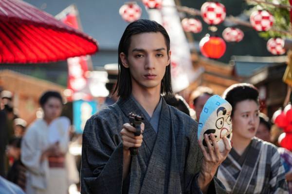 綾瀬はるか、ジェシー＆清水尋也らとのアクション舞台裏『リボルバー・リリー』メイキング映像