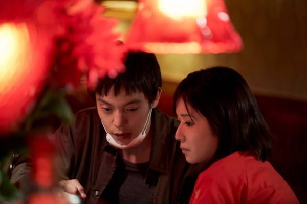 社会の理不尽に立ち向かう、不器用な家族たち切り取る『愛にイナズマ』場面写真