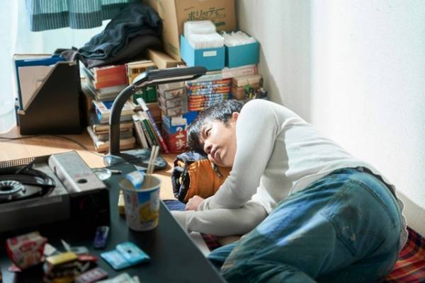 社会の理不尽に立ち向かう、不器用な家族たち切り取る『愛にイナズマ』場面写真