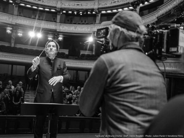 パリの街の父子と圧巻コンサートシーンの舞台裏捉える『ふたりのマエストロ』メイキングカット