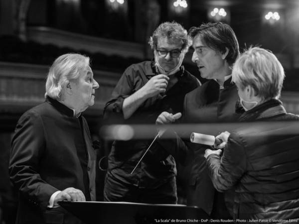パリの街の父子と圧巻コンサートシーンの舞台裏捉える『ふたりのマエストロ』メイキングカット