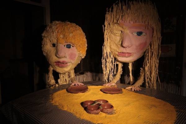 「不気味すぎて感動」チリ発ストップモーション・アニメ『オオカミの家』満席完売スタート