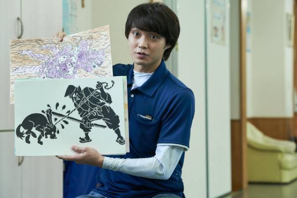 宮沢りえ＆オダギリジョー、希望と絶望の間で抱き合う“夫婦”の姿も『月』場面写真