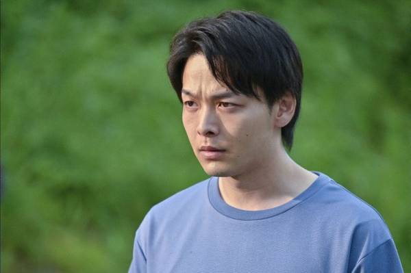 放火の犯人は誰？怒涛の展開に「考察が追いつかない」「二転三転しそうな予感」の声上がる…「ハヤブサ消防団」6話