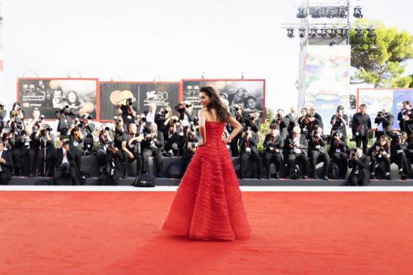 第80回ヴェネチア国際映画祭が開幕 ストライキの影響受けるもアダム・ドライバー、マッツ・ミケルセンら参加へ