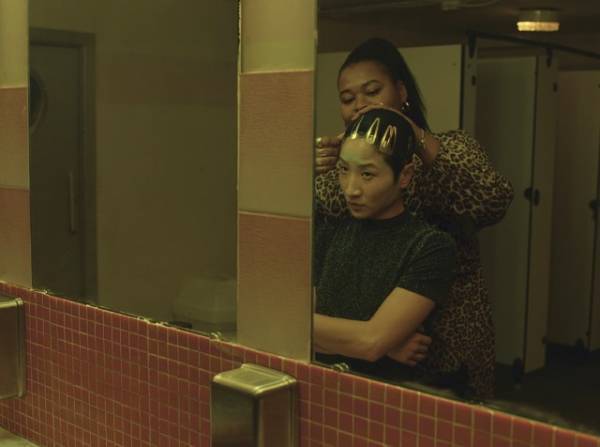 華やかな美容師コンテストで噂と疑惑が渦巻く…『メドゥーサ デラックス』本予告＆新場面写真