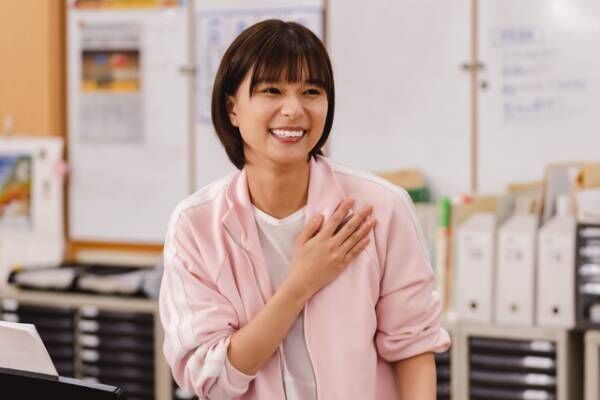 芳根京子、『カラオケ行こ！』で映画オリジナルキャラ　ヤクザ＆中学生が熱唱する場面写真も解禁