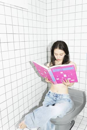 山本舞香の“3つの顔”を撮影！ 1stフォト＆スタイルブック発売