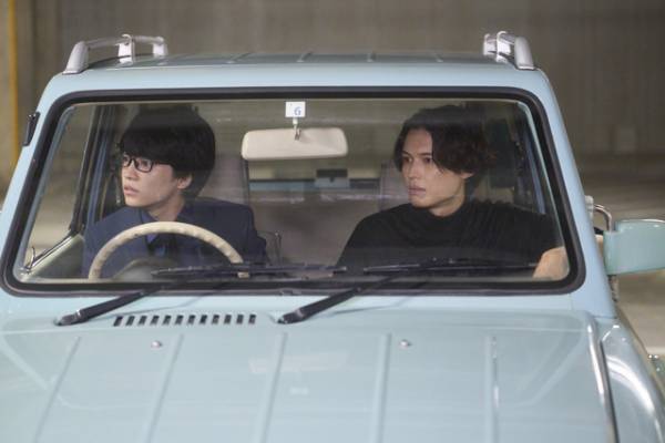 松村北斗“倒理”＆西畑大吾“氷雨”、世にも不穏な10円玉ミステリーに挑む「ノッキンオン・ロックドドア」第6話