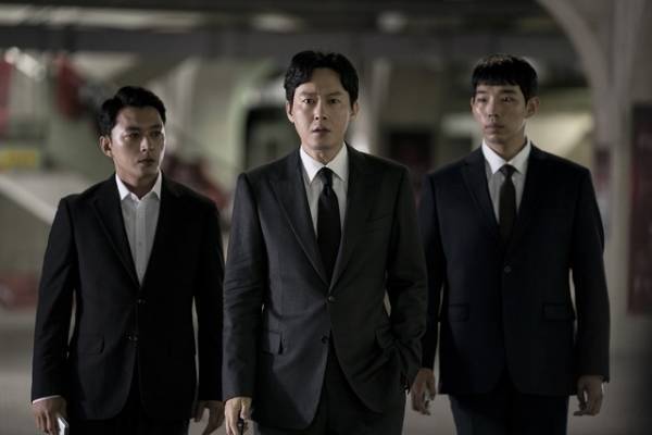 キム・レウォン×イ・ジョンソク×チャウヌ、緊迫の瞬間を捉える『デシベル』場面写真