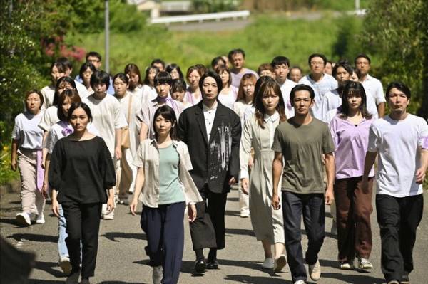 「ハヤブサ消防団」8話、教団との繋がりが続々判明…山本耕史“中山田”の存在に「こんなに癒しになるとは」の声続々