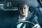 リーアム・ニーソンが、車に爆弾を仕掛けられた“平凡な”ビジネスマンに『バッド・デイ・ドライブ』12月公開
