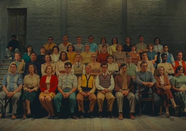 『アステロイド・シティ』物語のカギを握る、3人のモノクロスチール