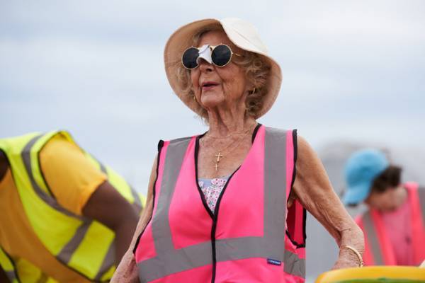 リリー・アレン＆フリーマ・アジェマン主演「ドリームランド 渚の四姉妹」10月2日より日本初配信