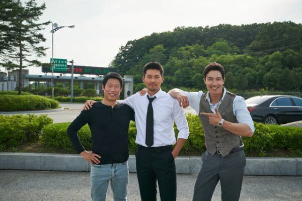 ヒョンビン、チームワークに笑顔　ユナの誕生日をお祝いも『コンフィデンシャル：国際共助捜査』