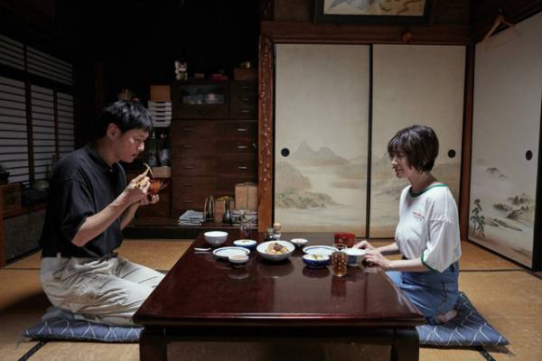 井浦新、祝・誕生日！『アンダーカレント』“謎の男”の人間味が覗く場面写真入手