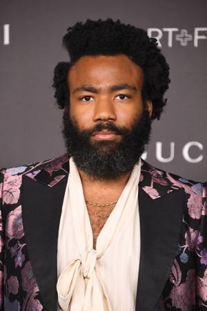 ドナルド・グローヴァー主演ドラマ「Mr. & Mrs.スミス」配信開始が11月から2024年初めに変更