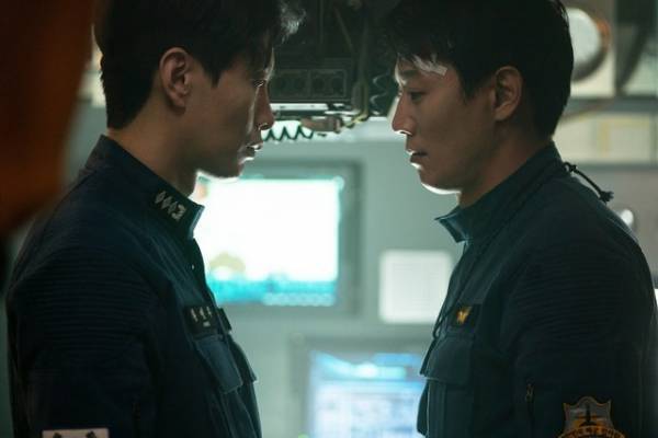 キム・レウォン「アクションシーンも全部演じることに」『デシベル』孤軍奮闘の場面写真入手