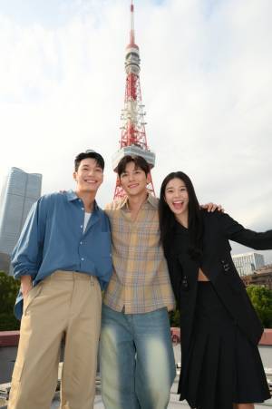 チ・チャンウク＆ウィ・ハジュン＆イム・セミ、東京タワーをバックに記念撮影「最悪の悪」