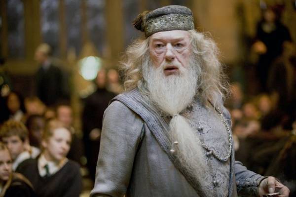 『ハリー・ポッター』シリーズのダンブルドア役マイケル・ガンボンが死去 ダニエル・ラドクリフらがお悔やみ