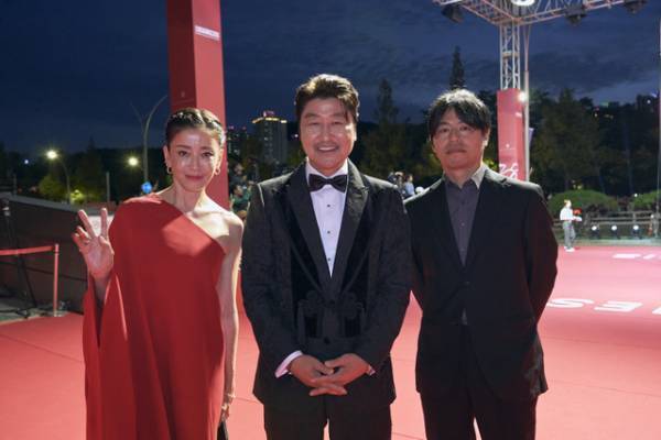 宮沢りえ、映画『月』で初参加の釜山映画祭開幕　ソン・ガンホらと対面も