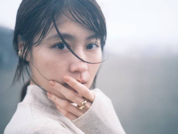 有村架純「感謝の気持ちを伝えたい」30歳のいまを切り取る写真集2種発売へ