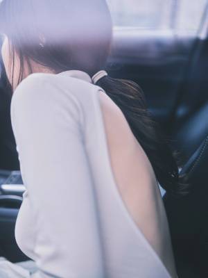 有村架純「感謝の気持ちを伝えたい」30歳のいまを切り取る写真集2種発売へ